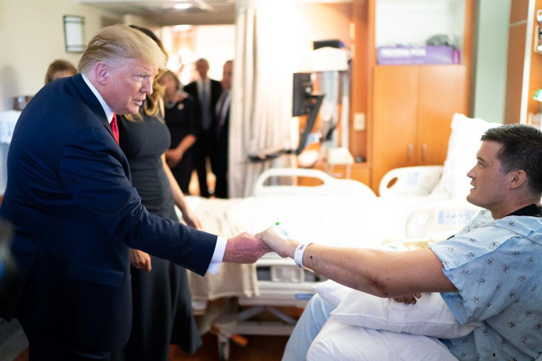 President Comforts Victims in Dayton and El Paso, Thanks First Responders