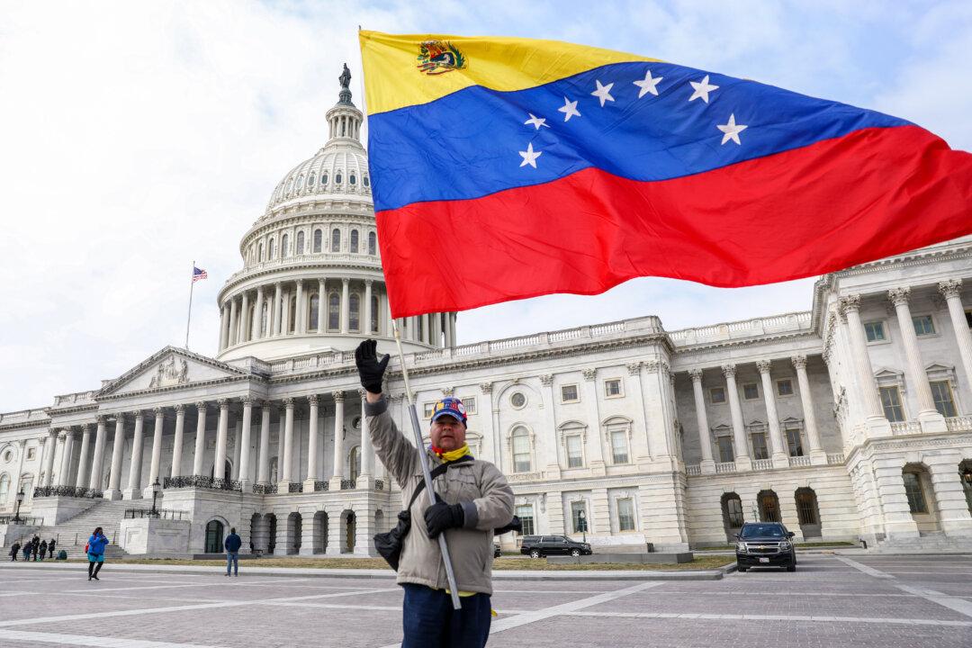 White House Mulls Protection for Venezuelans in the US, but Shy About Anything Hard to Undo