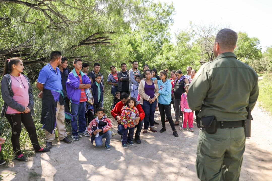Forced to Quickly Release Adults With Children, Border Patrol Struggles to Get Criminal Records in Time