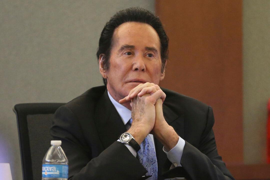 Entertainer Wayne Newton Sued After Monkey Bites Teen Girl Visiting His Mansion