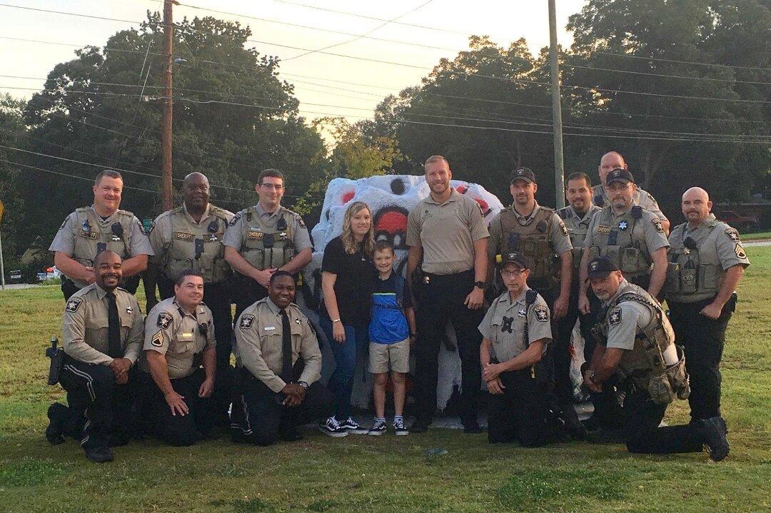 His Dad Died In the Line of Duty, So Sheriff’s Deputies Escorted Him to His First Day of School