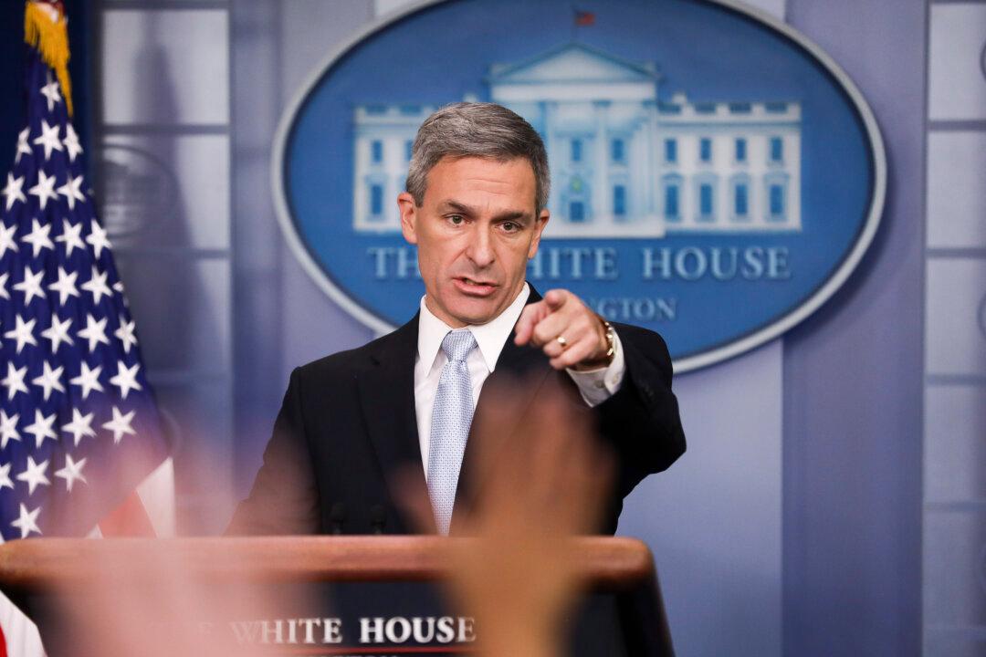 New Trump Administration Rule Lets Officials Deny Green Cards to Immigrants Using Welfare Programs