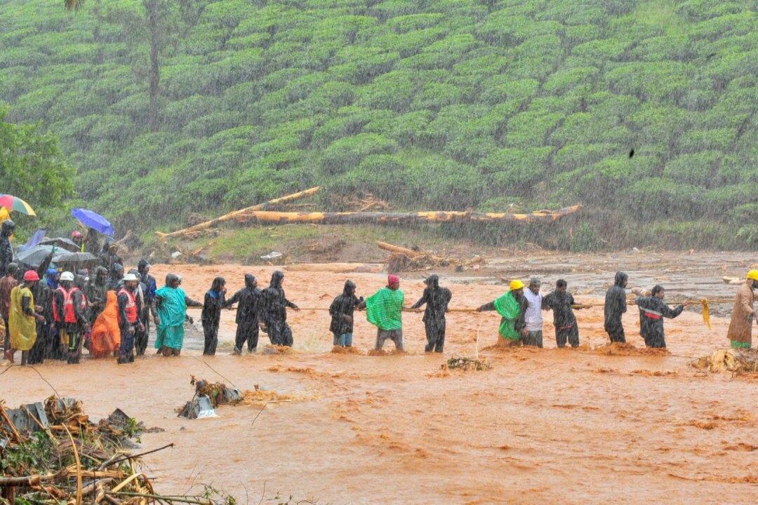 Death Toll From Indian Floods Reaches 147, Hundreds of Thousands Evacuated