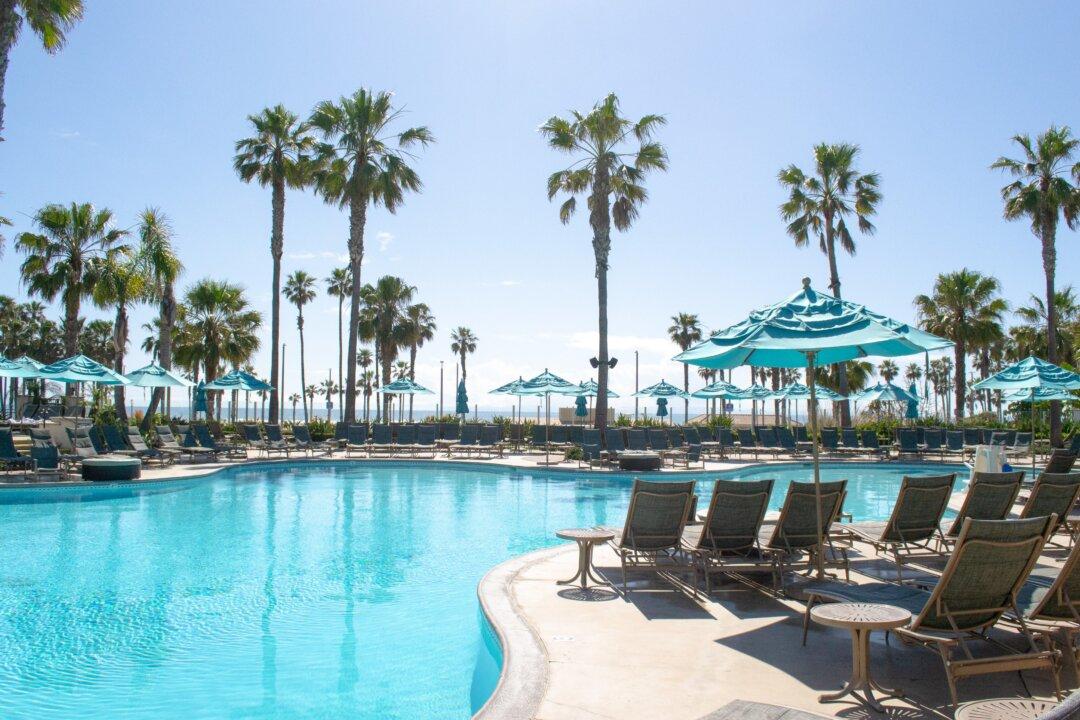 How to Visit Luxury Hotels Without Paying for a Room