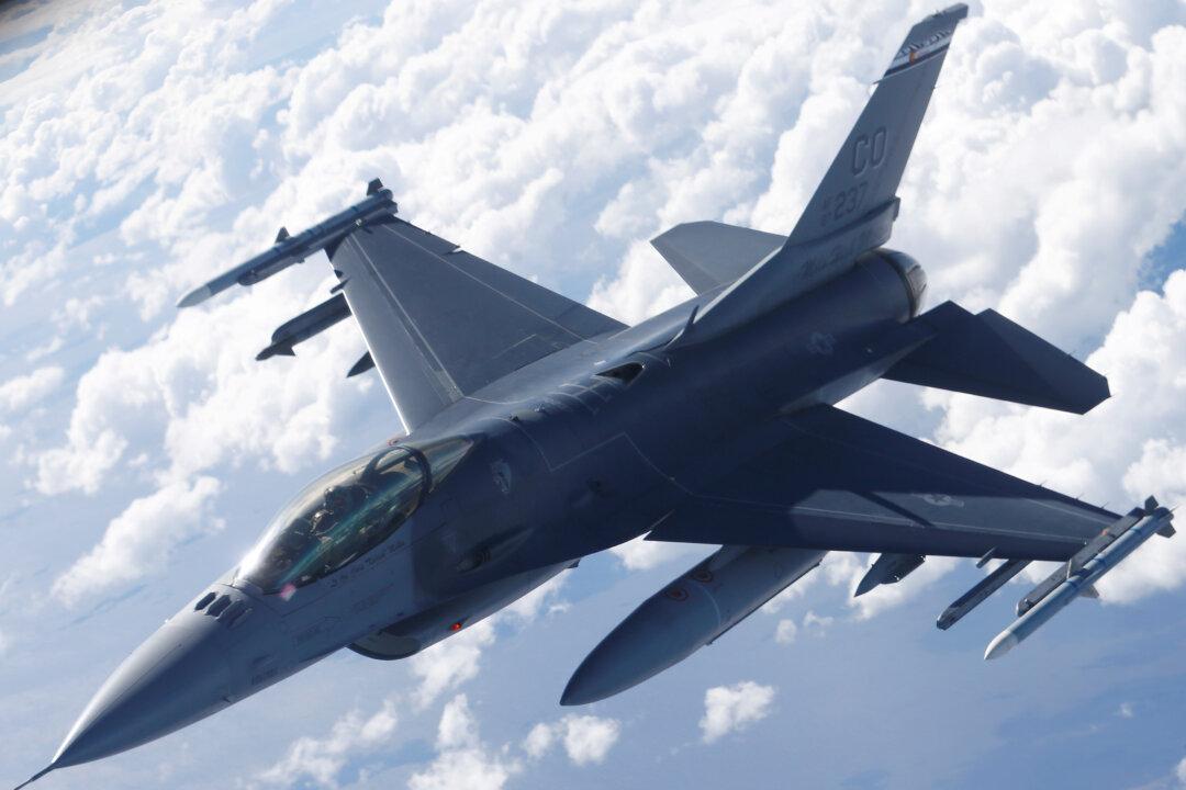 US Democratic, Republican Lawmakers Push for $8 Billion F-16 Fighter Jets Sale to Taiwan