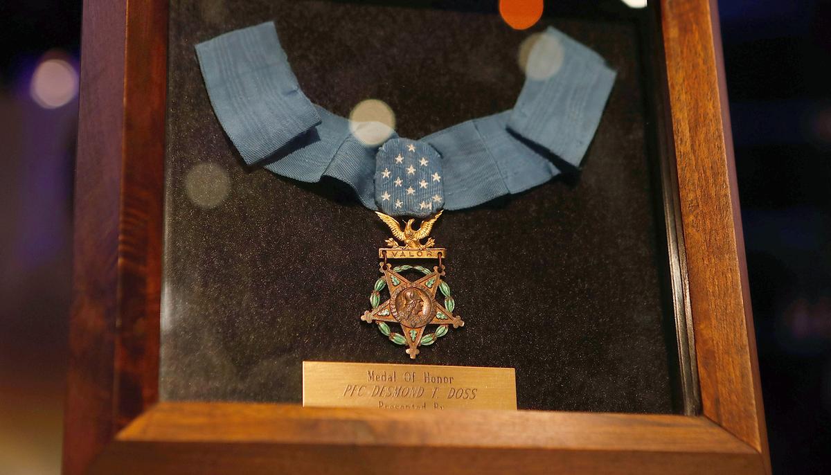 Soldier Who Refused to Carry a Weapon Saves the Lives of 75 Men–Presented With Medal of Honor