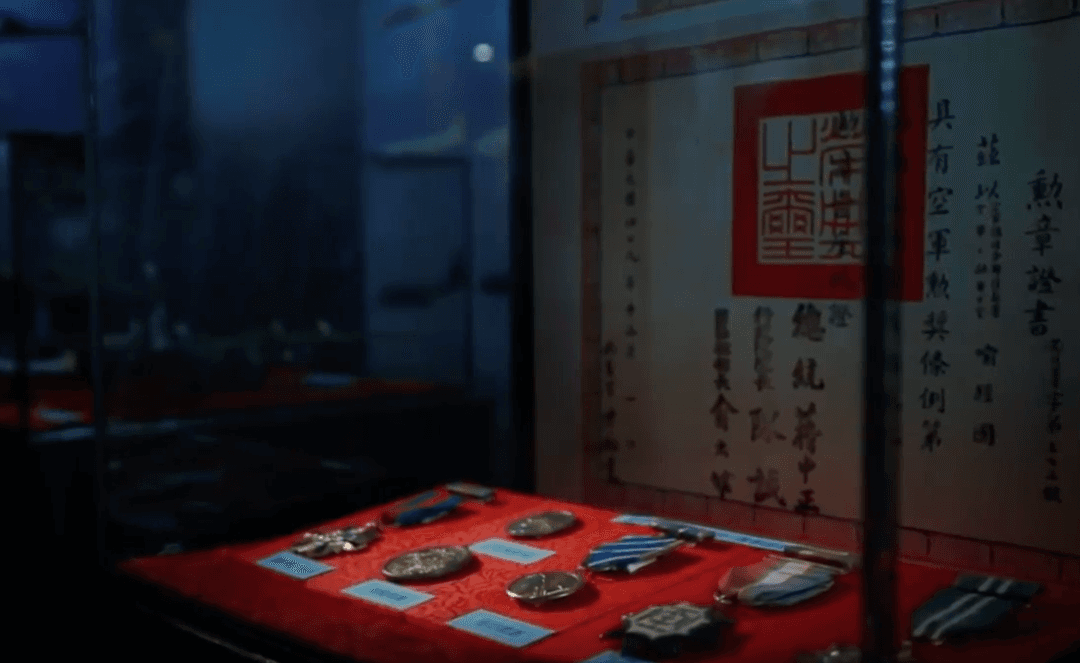 Heroes of Secret Cold-War-Era Black Bat Flying Squadron Remembered