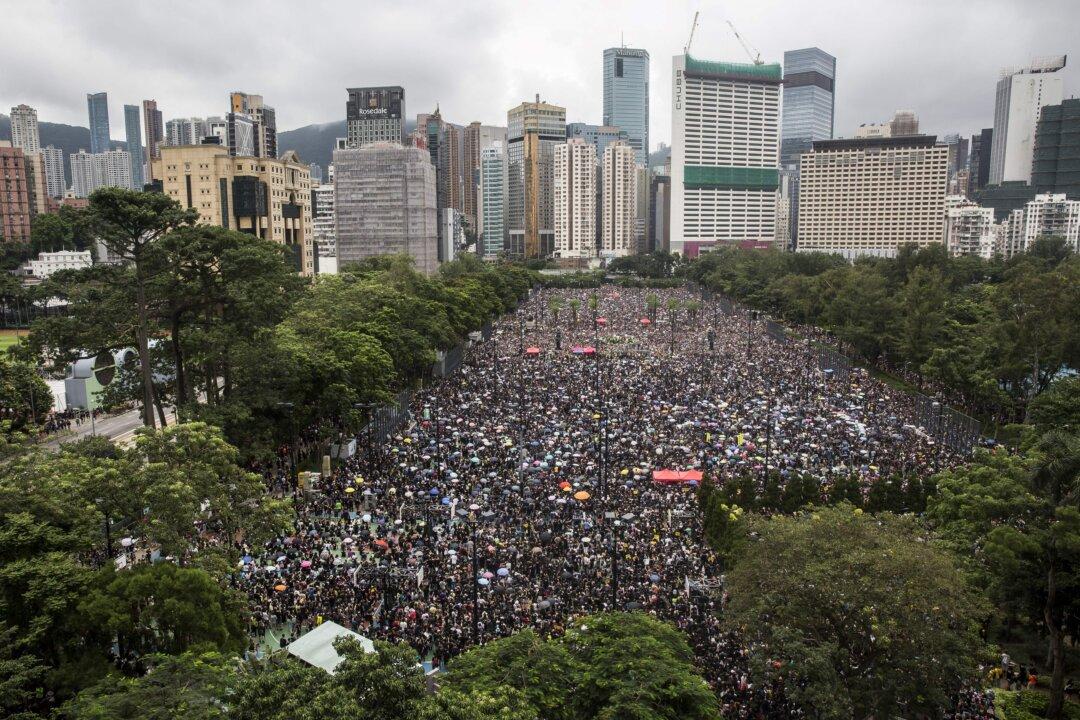 Mainland Authorities Harass, Detain Chinese Rights Activists for Supporting Hong Kong Protests