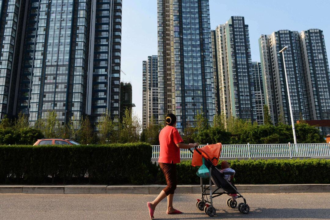 Woman Throws Tantrum Over Traffic Fine, Sends Son Alone on His Way