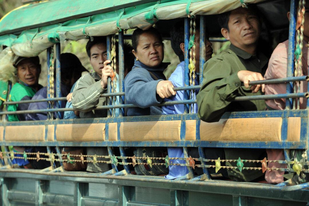 At Least 13 Chinese Tourists Killed in Bus Accident in Laos