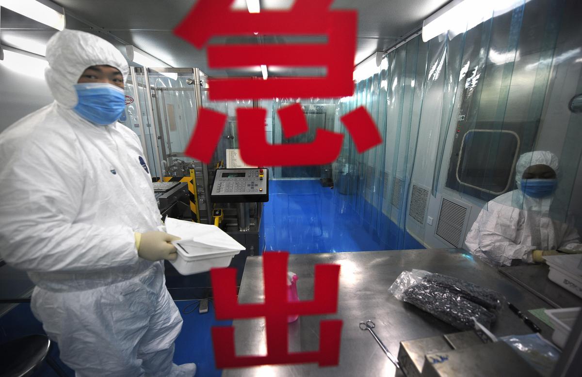 Chinese Using Unfair Practices to Challenge US Dominance in Biopharma, Report Says
