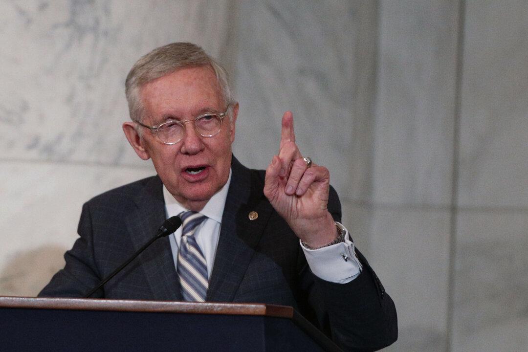 Former Sen. Reid Warns Democrats on Medicare for All