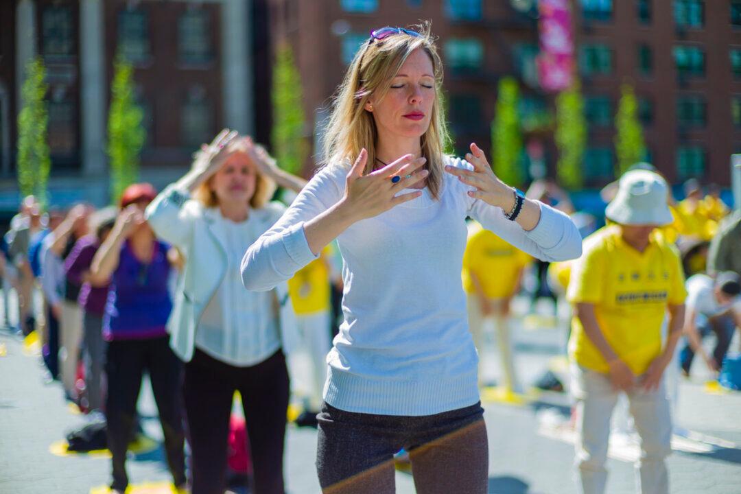 NBC Journalists Distort, Malign Falun Gong to Strengthen Attack on Rival Media