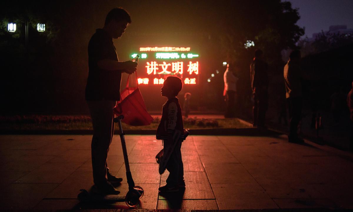 Father Stopped for Drunk Driving, 8-Year-Old Child Asks, “Can I Still Be Your Son?”