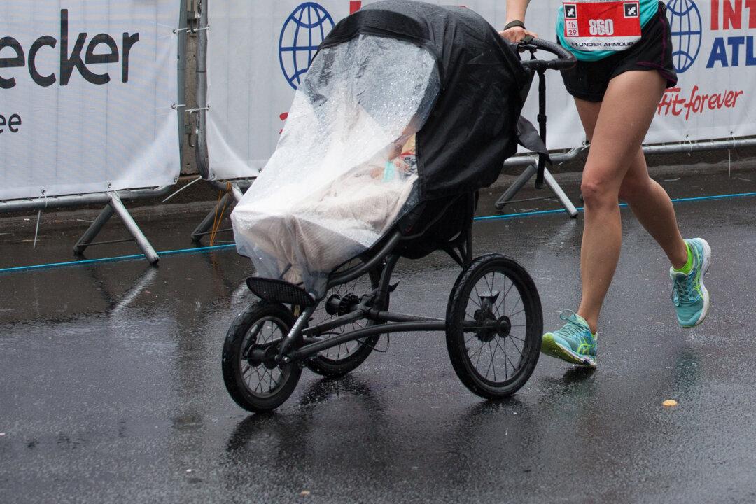 Mom of 3 Shatters World Record Finishing Half Marathon With Kids in Triple Stroller