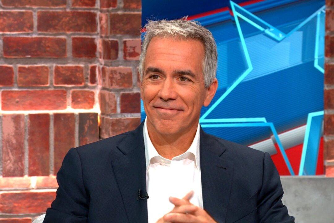 Joe Walsh Loses Radio Show After Announcing Trump Challenge as He Apologizes for ‘Racist’ Tweets