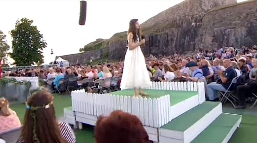 11-Year-Old Girl Sings Elvis Song: No One Expects Her To Sound Just Like ‘The King’ Himself