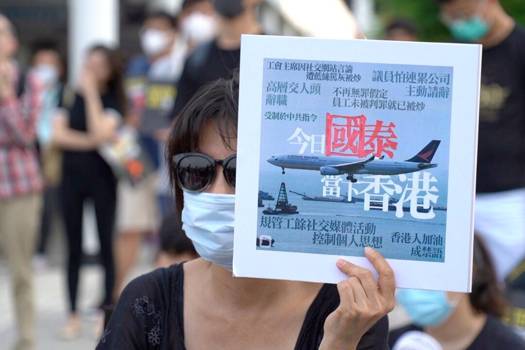 Protesters Denounce Cathay Pacific for Bowing to Beijing Pressure, Firing Staff