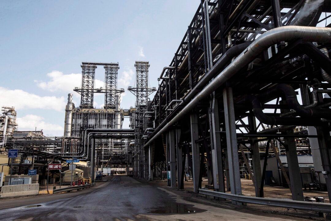 Federal Carbon Tax May Cause Investors to Flee Canada, Study Shows