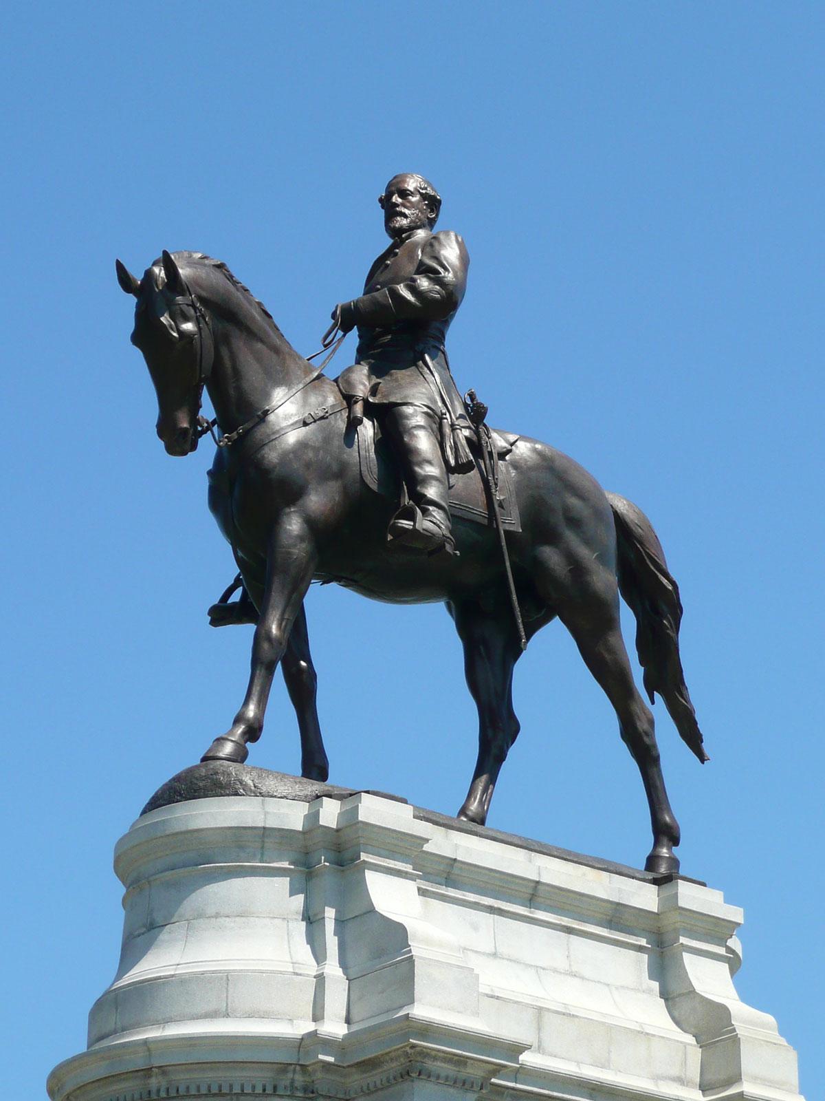Virginia Governor Orders Removal of Robert E. Lee Statue in Richmond