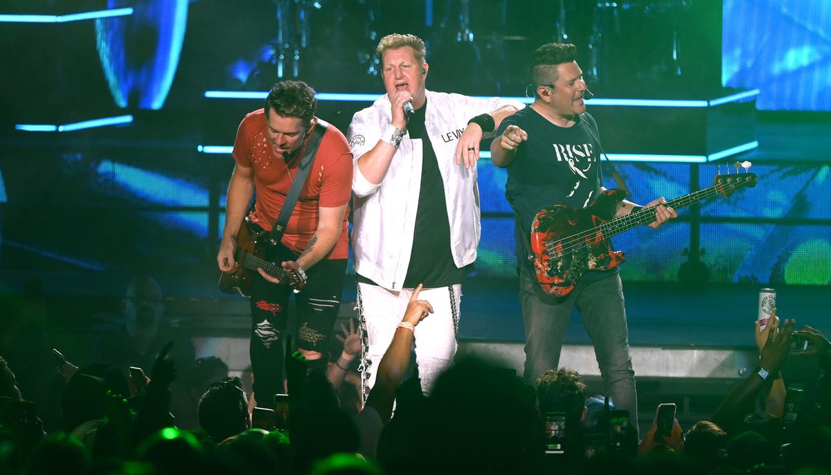 Video: Kid Steals the Spotlight at Rascal Flatts Concert