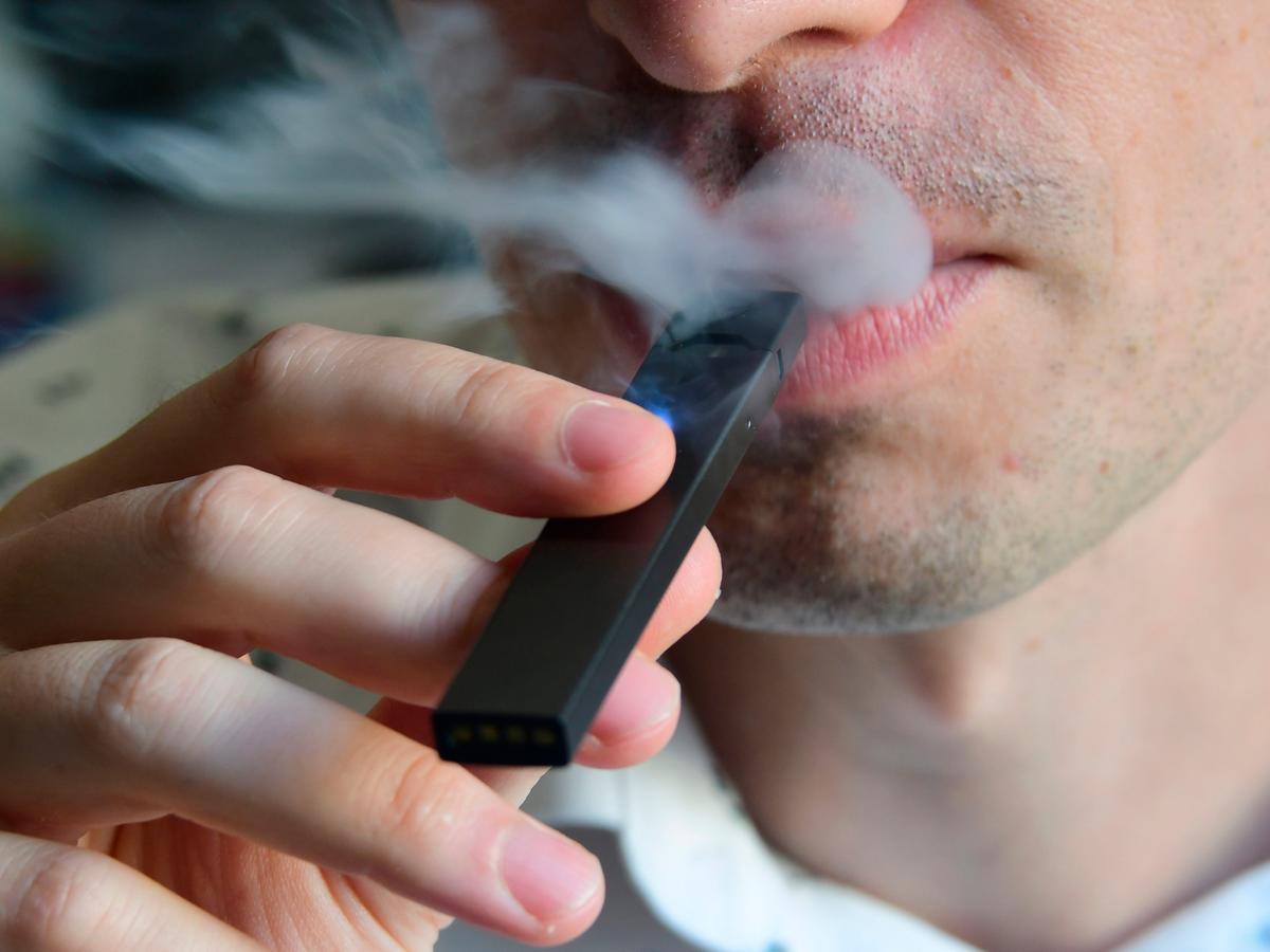 Vaping-Related Illnesses Rise Above 500 as FDA Announces Criminal Probe