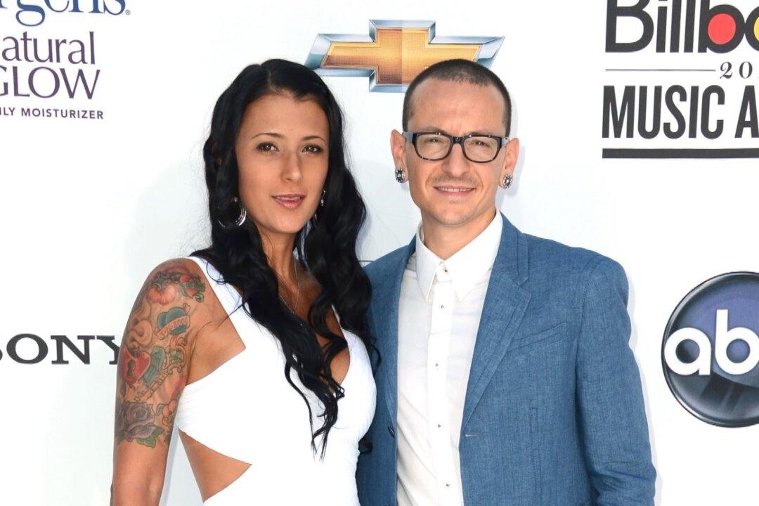 Chester Bennington’s Widow Talinda Announces Engagement 2 Years After His Suicide