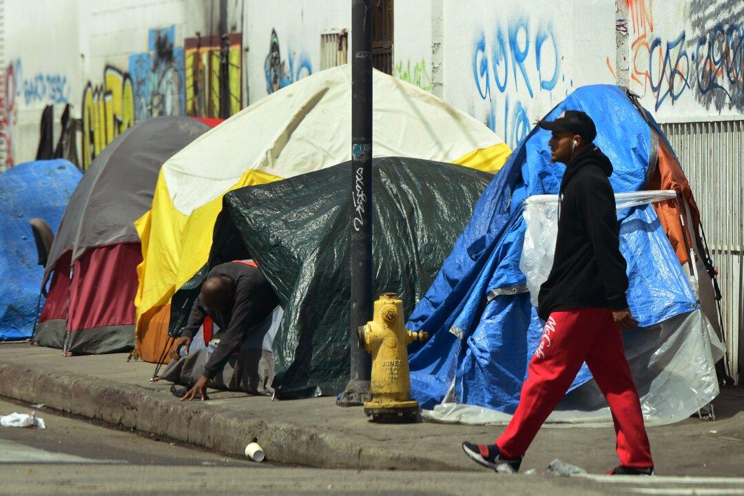Los Angeles Housing Project for Homeless Suffers Slow Progress, High Cost: Report