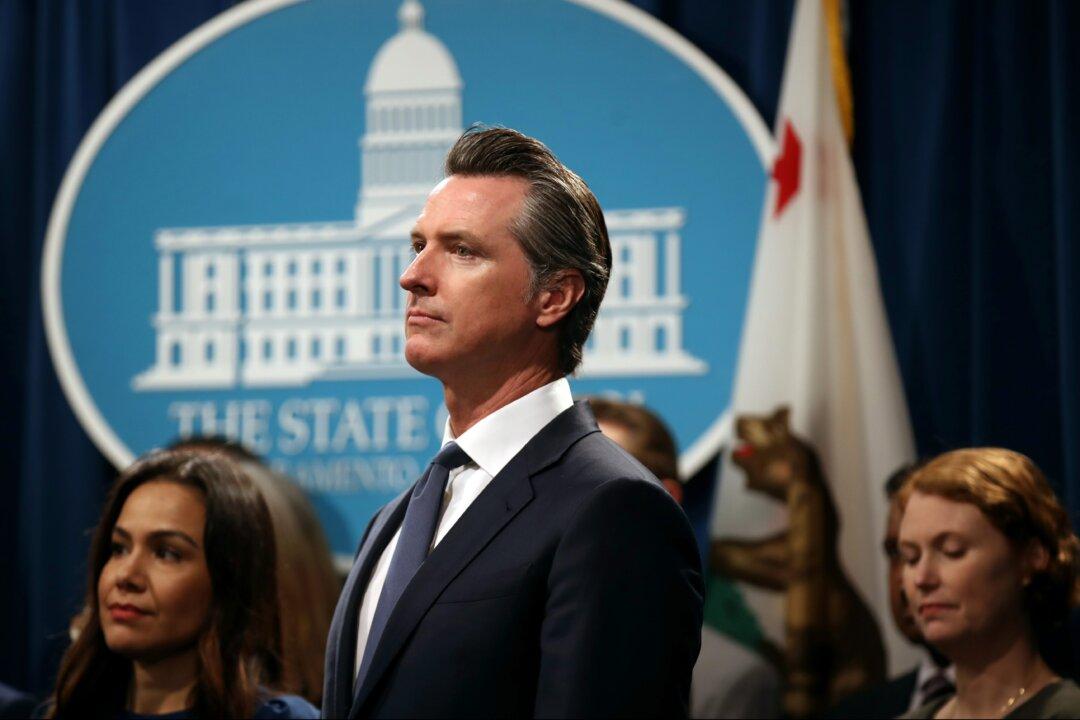 Legal Experts: Immigration Officials Might Challenge Newsom’s Criminal Immigrant Pardons