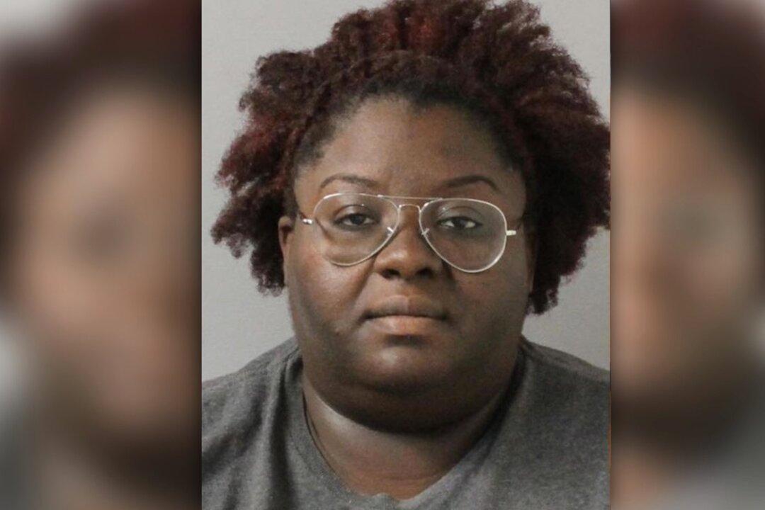 Tennessee Mom Helps Daughter Attack Another Child at Bus Stop