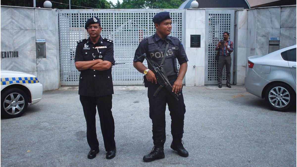 Malaysian Police Arrest 15 People With Suspected Links to ISIS