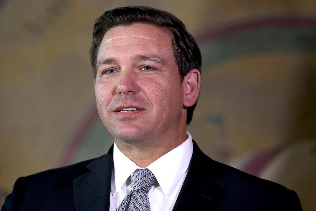 Florida’s DeSantis Signs Bill to Protect Businesses From COVID-19 Lawsuits