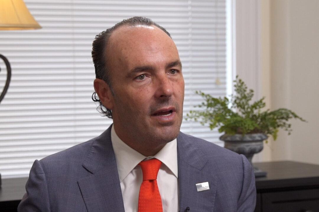 Wall Street Needs to Wake up to Security Risks in Chinese Stocks, Kyle Bass Says