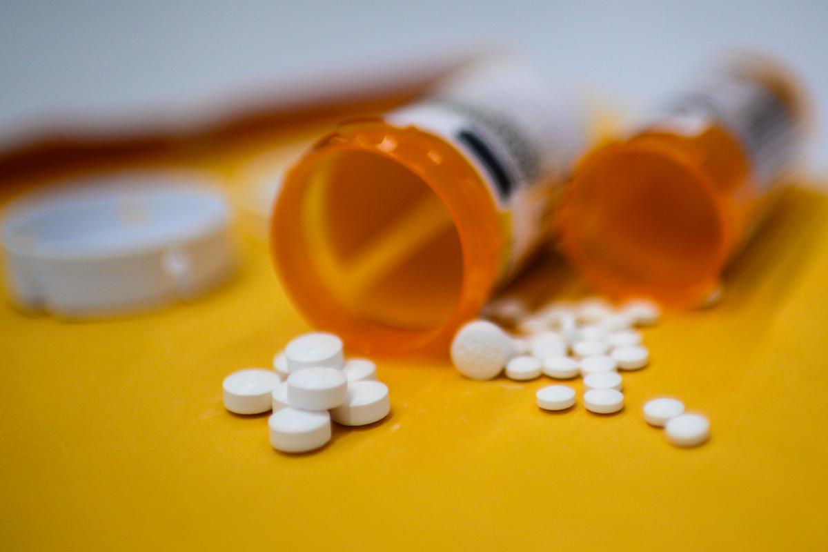FDA, DEA Warn Websites Selling Illegal Opioids