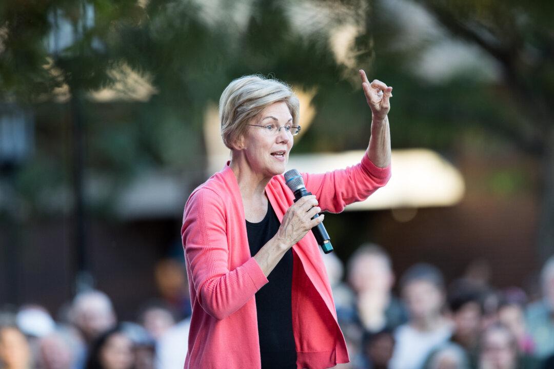 Warren Backs Ocasio-Cortez’s Plan for Economic Inequality and Climate Change