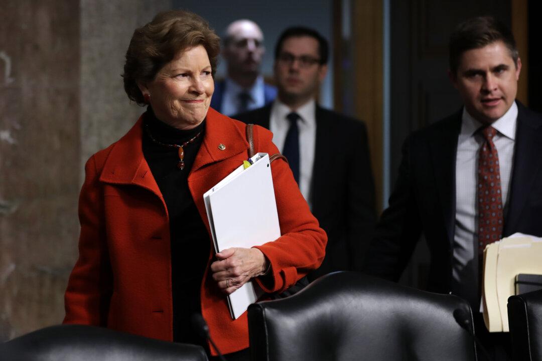 Senators Question Fed Thrift Board’s Investments in Chinese Firms