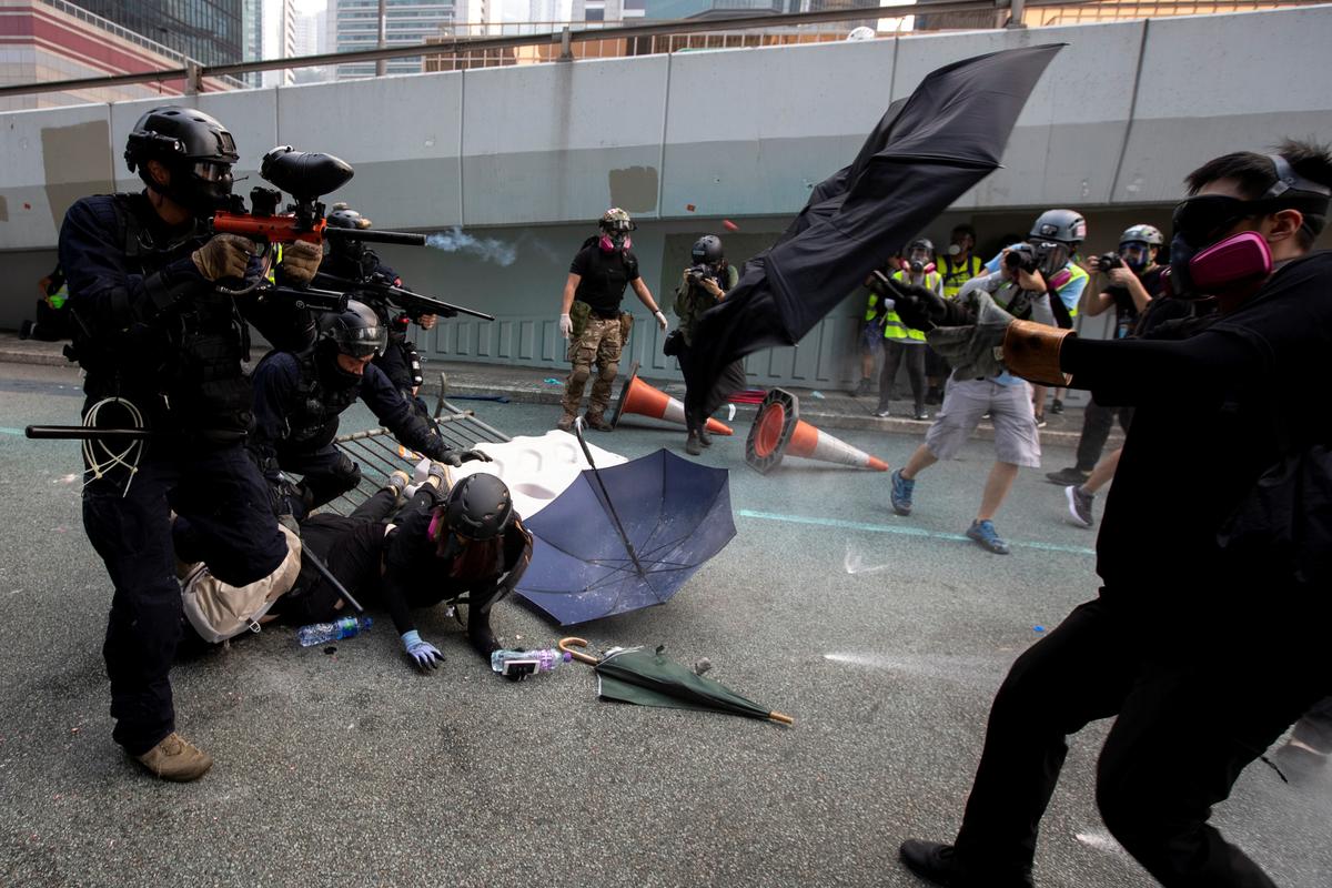 Hong Kong Said to Be Set to Enact Emergency Laws in Bid to End Protests