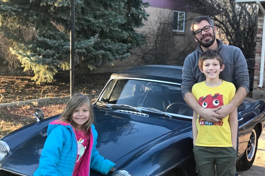 A Father Leaves His Career to Help the Autistic Enter Workforce