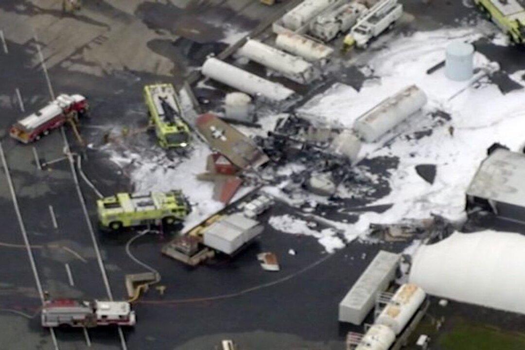 All 7 Victims Killed in B-17 Crash Identified