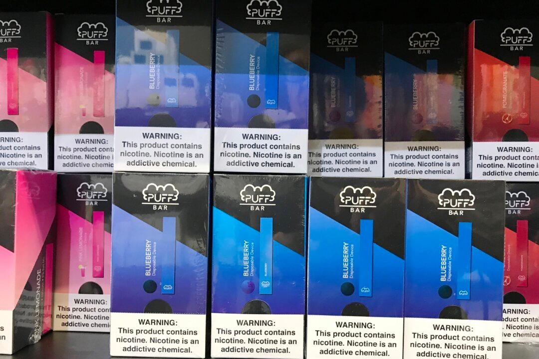 CDC: Vaping Related Deaths Rise to 18, Illnesses Surpass 1,000