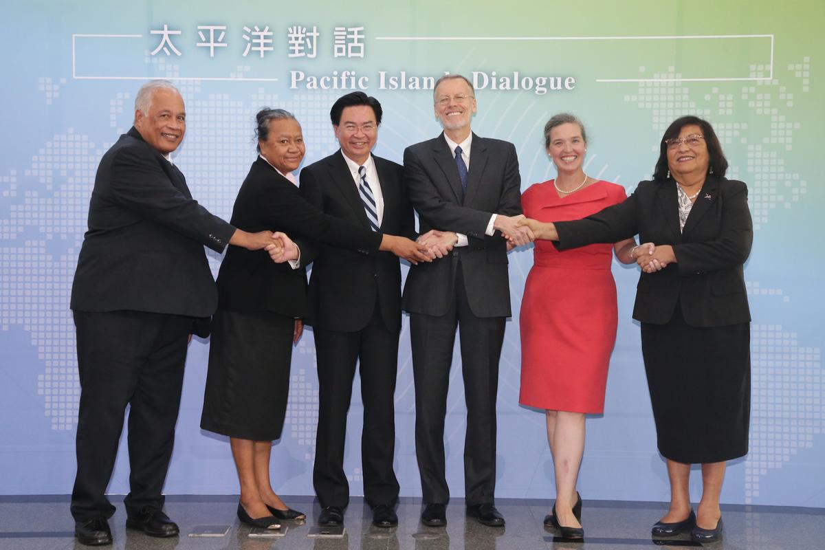 Taiwan and Tuvalu Sign Agreements to Strengthen Technical, Diplomatic Cooperation