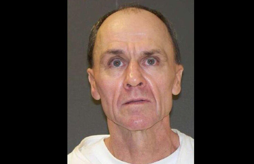 Judge Halts Execution for Man Convicted of Killing Two Texas Deputies