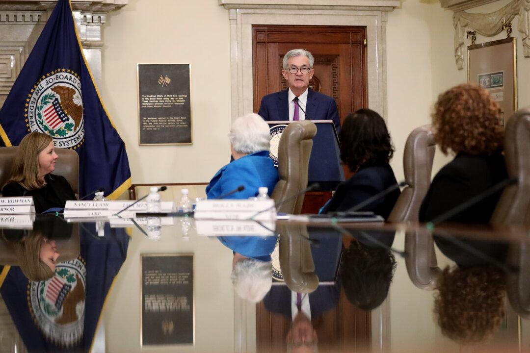 Fed’s Powell: Outlook ‘Favorable', Measures to Address Liquidity Coming ‘Soon’