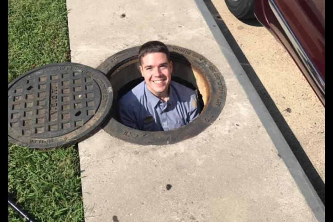 ‘Hero’ Off-Duty Chick-fil-A Employee Climbs Down Storm Drain to Retrieve Woman’s Phone