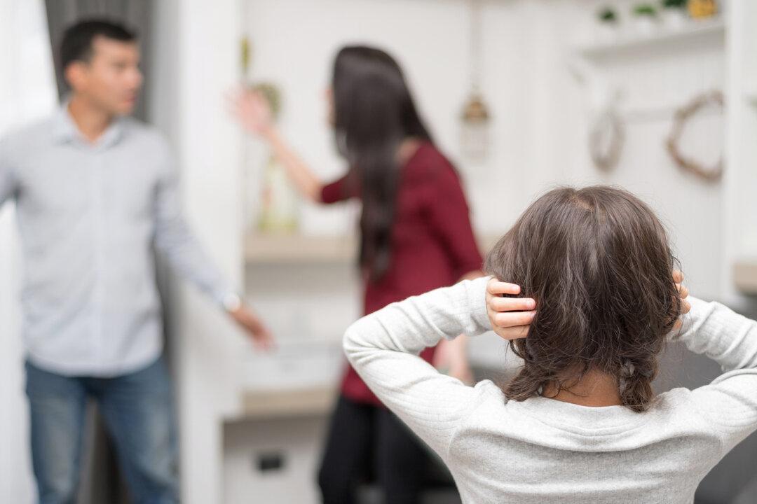 Kids Who Witness Parents Involved in a Heated Argument Are Impacted Hugely