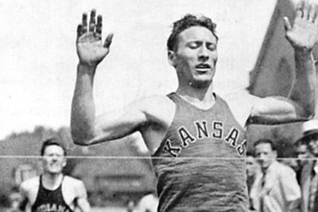 American Runner Almost Lost Both Legs in a Fire–Then He Broke the 1-Mile World Record