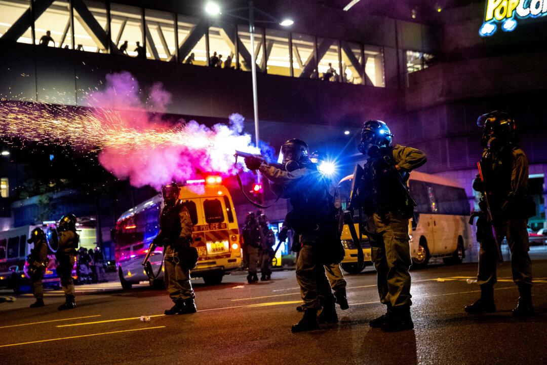 US Company Supplying Tear Gas to Hong Kong Police Faces Mounting Criticism