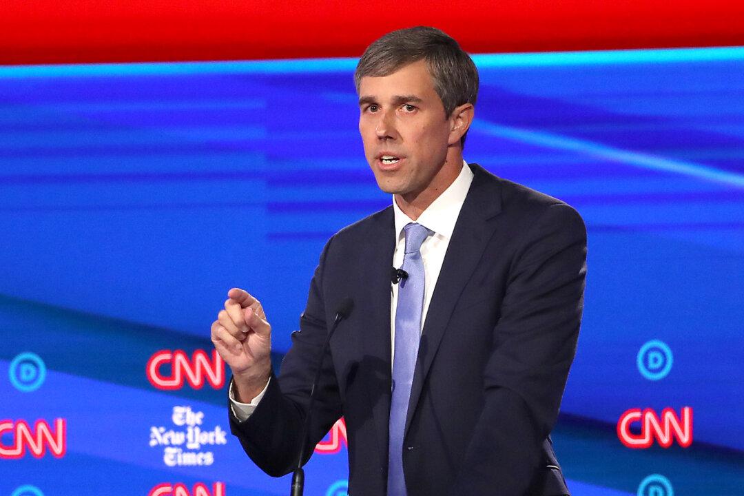 O'Rourke Says Police Would Seize Guns From Houses Under Proposed Law