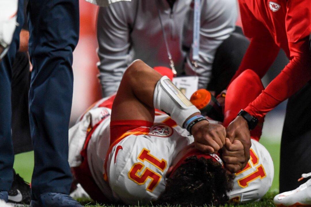 NFL MVP Patrick Mahomes Suffers ‘Freak’ Knee Injury