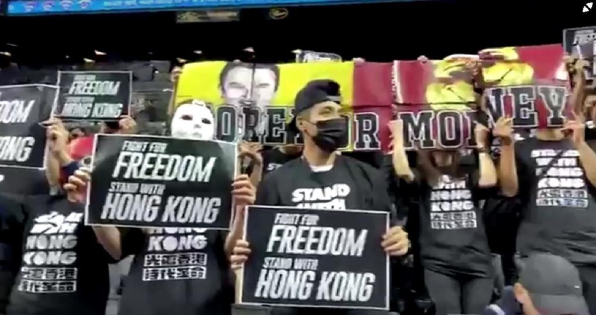 NBA Fans Wear ‘Stand With Hong Kong’ and ‘Free Tibet’ Shirts to Nets Game